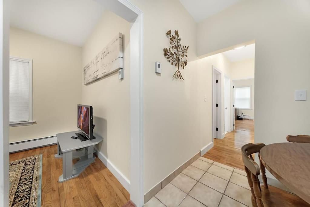 Apartment Newly Renovated 2br1ba At The *