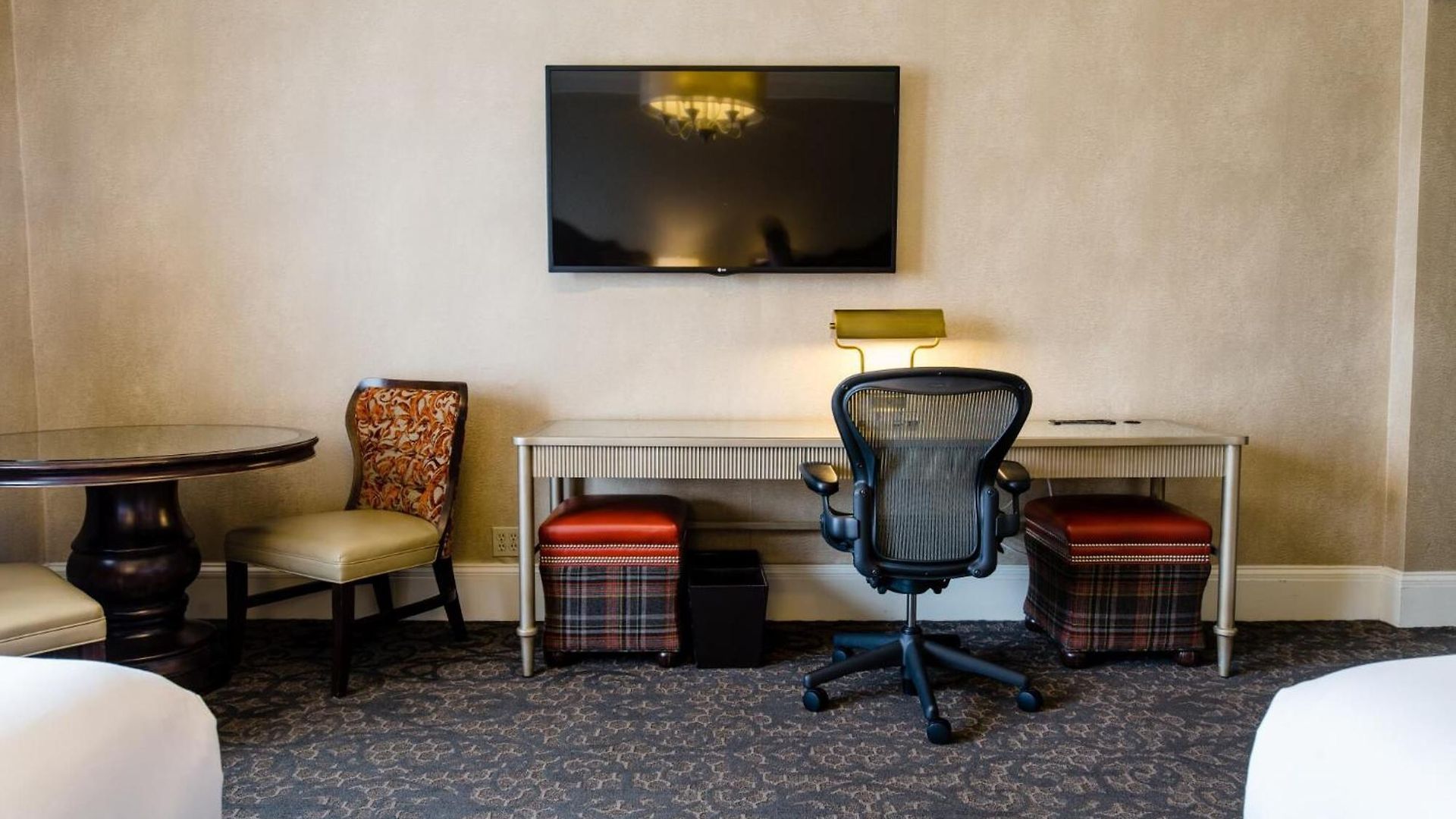 The Lenox 4*