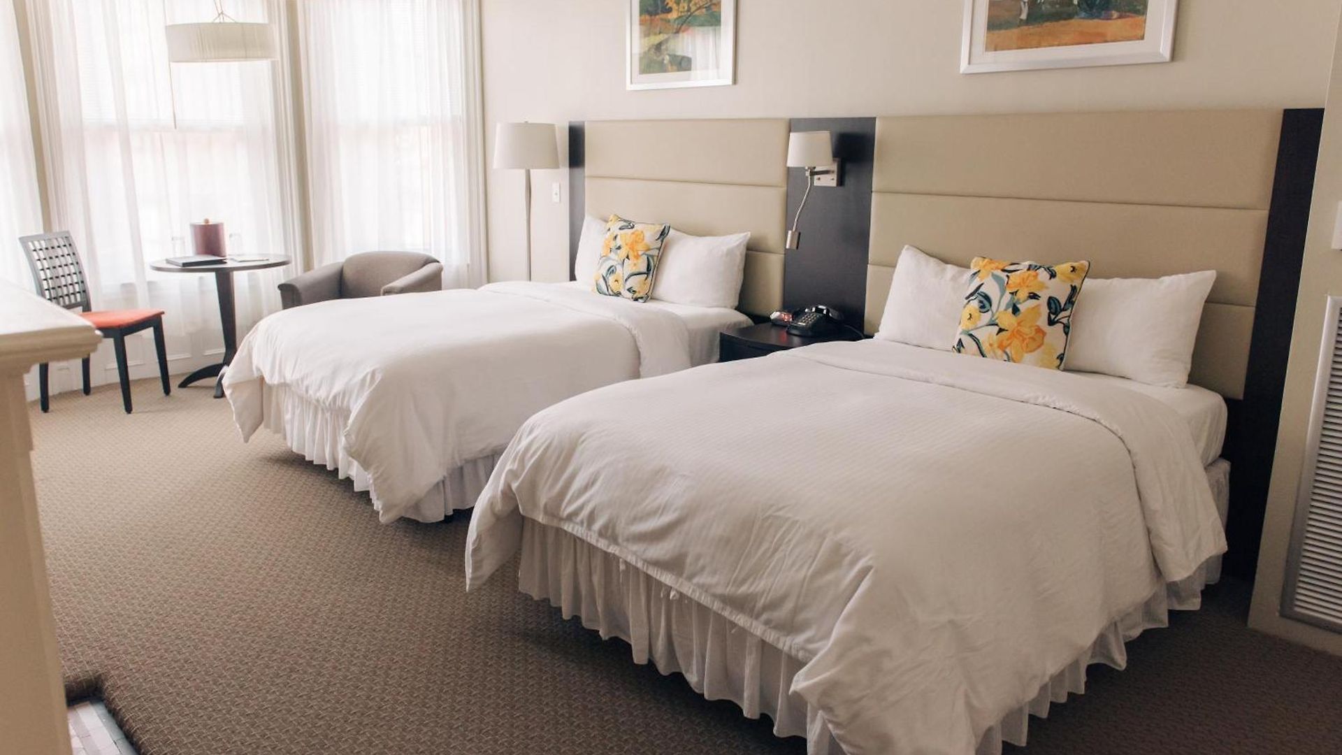Newbury Hotel 3*