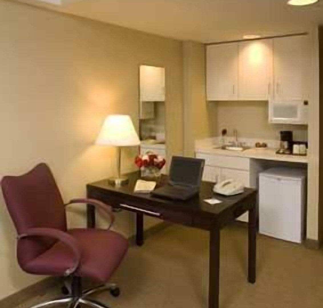 Hampton & Crosstown Center Hotel 3*