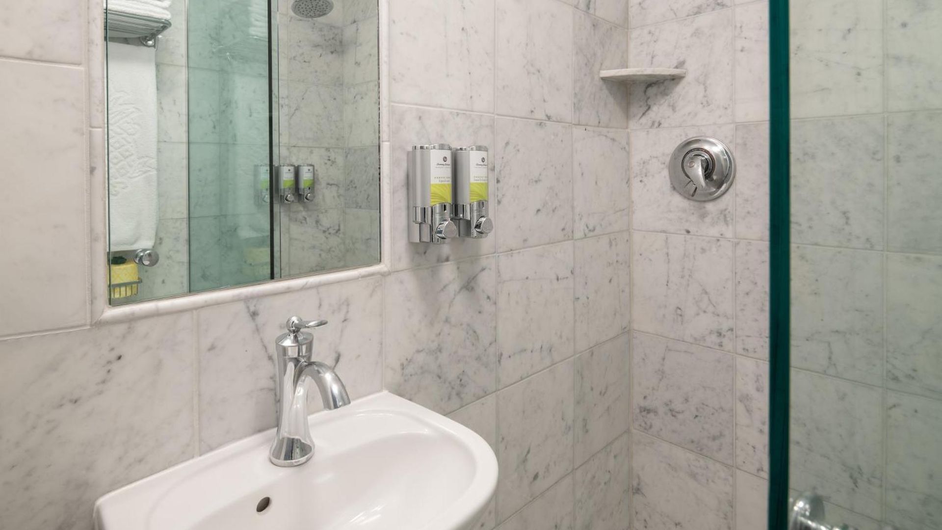 Staypineapple, A Delightful Hotel, South End 4*