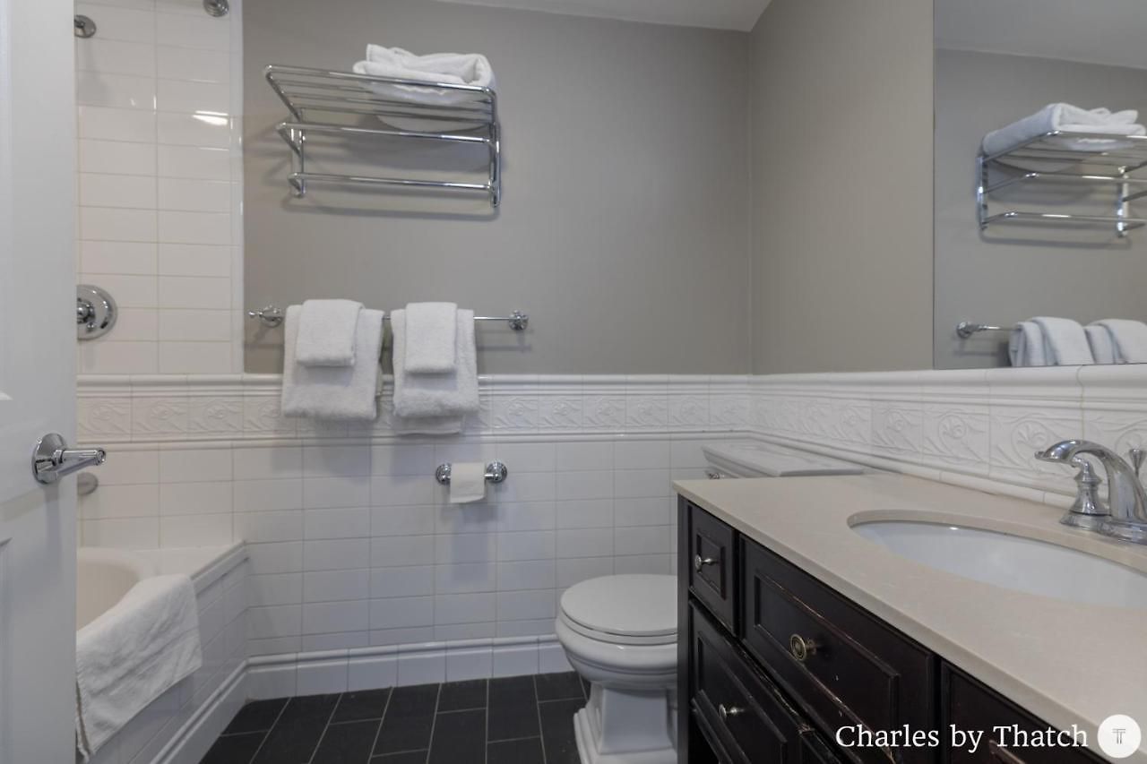 J Miller Flats By Thatch 4* Boston