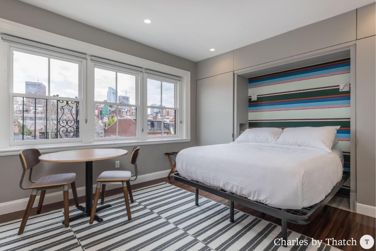 J Miller Flats By Thatch 4* Boston