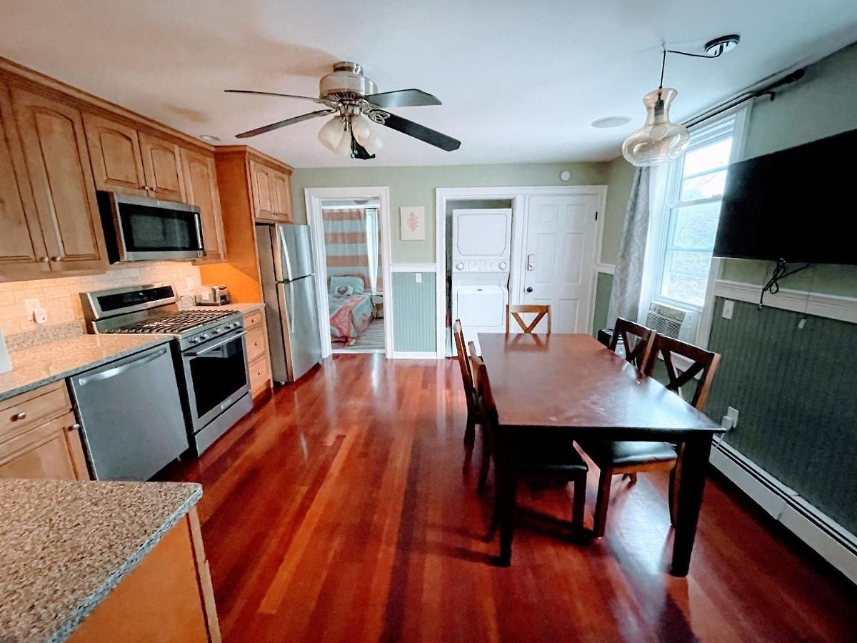 Apartment Executive Harvard Allston 3 Bedrooms 2 Baths
