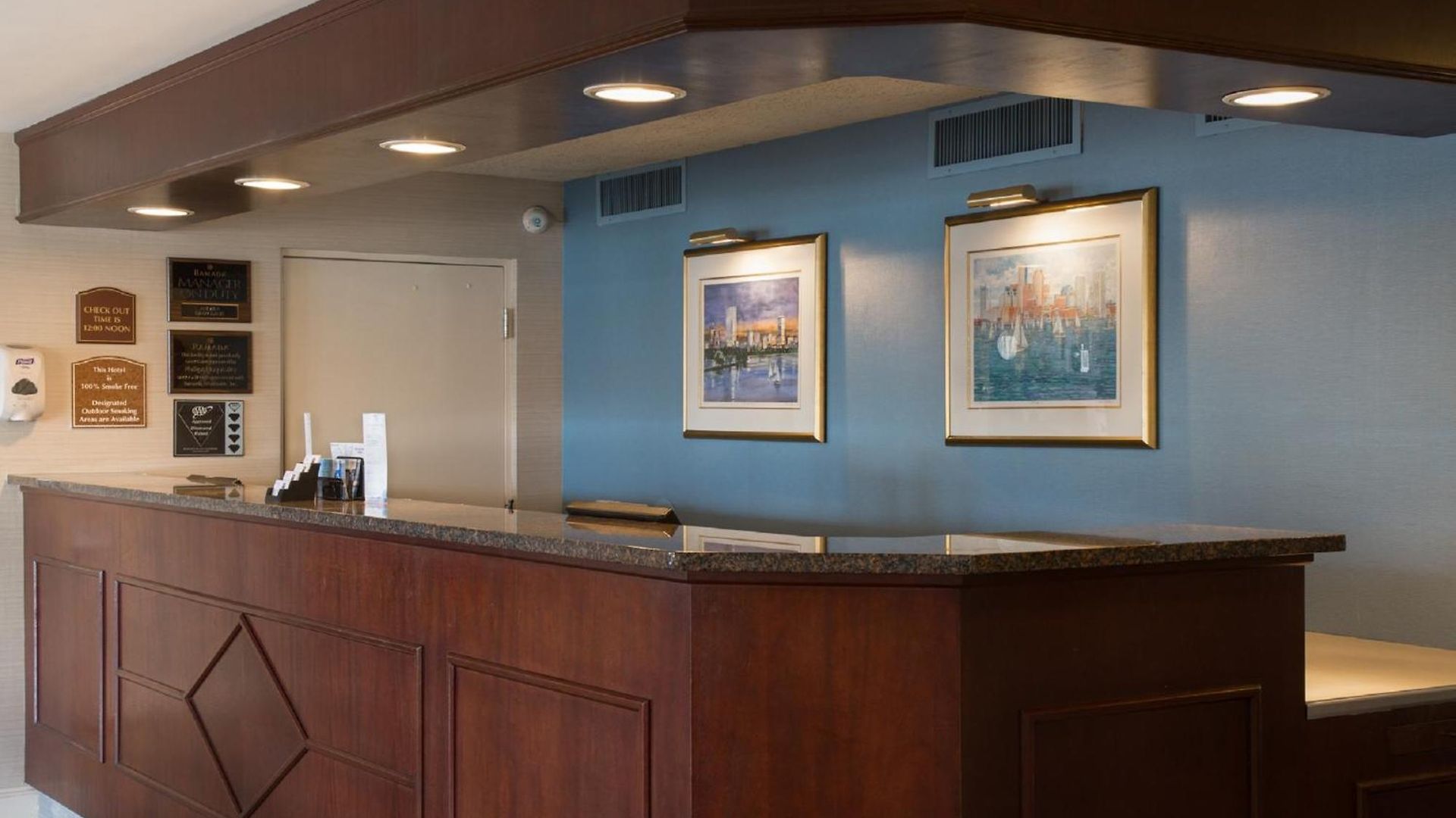 Ramada By Wyndham Hotel Boston