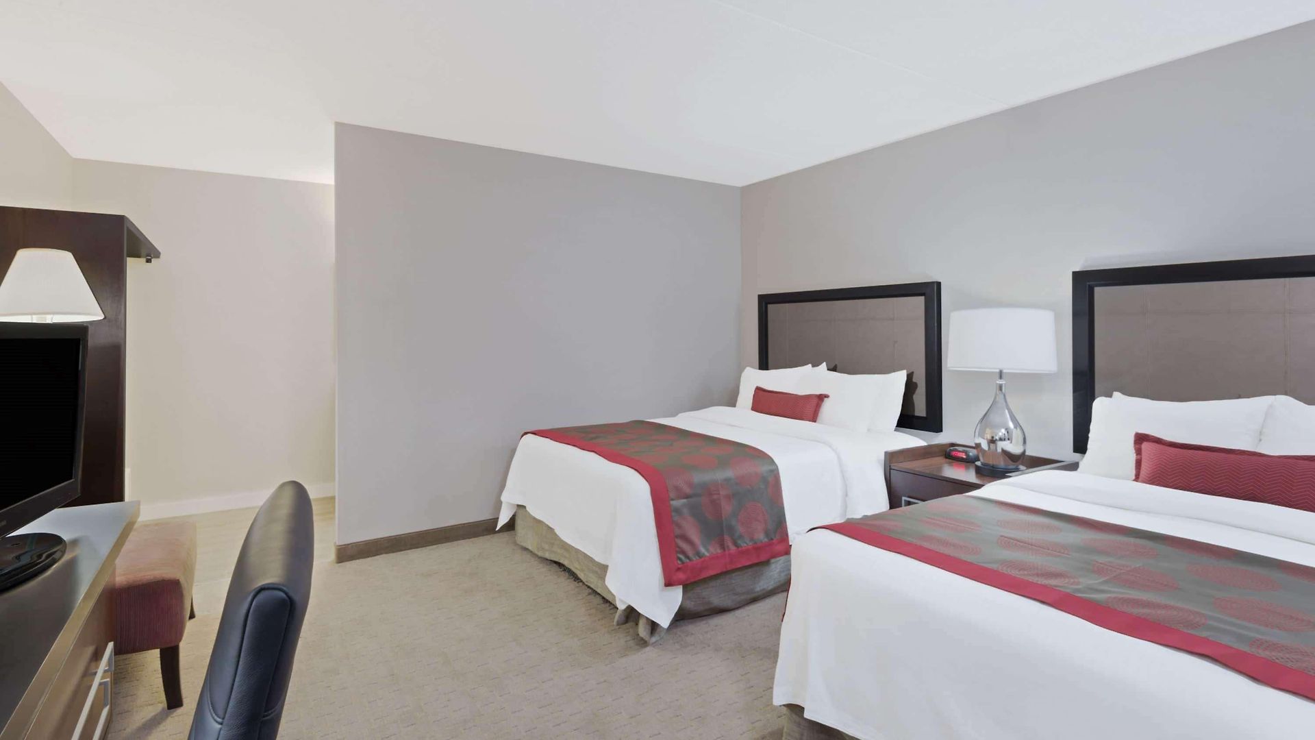Ramada By Wyndham 3* Boston