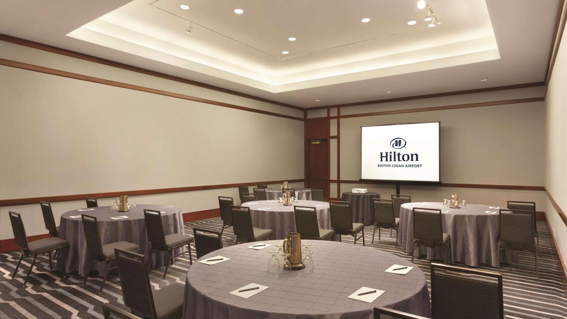 Hilton Logan Airport 4*