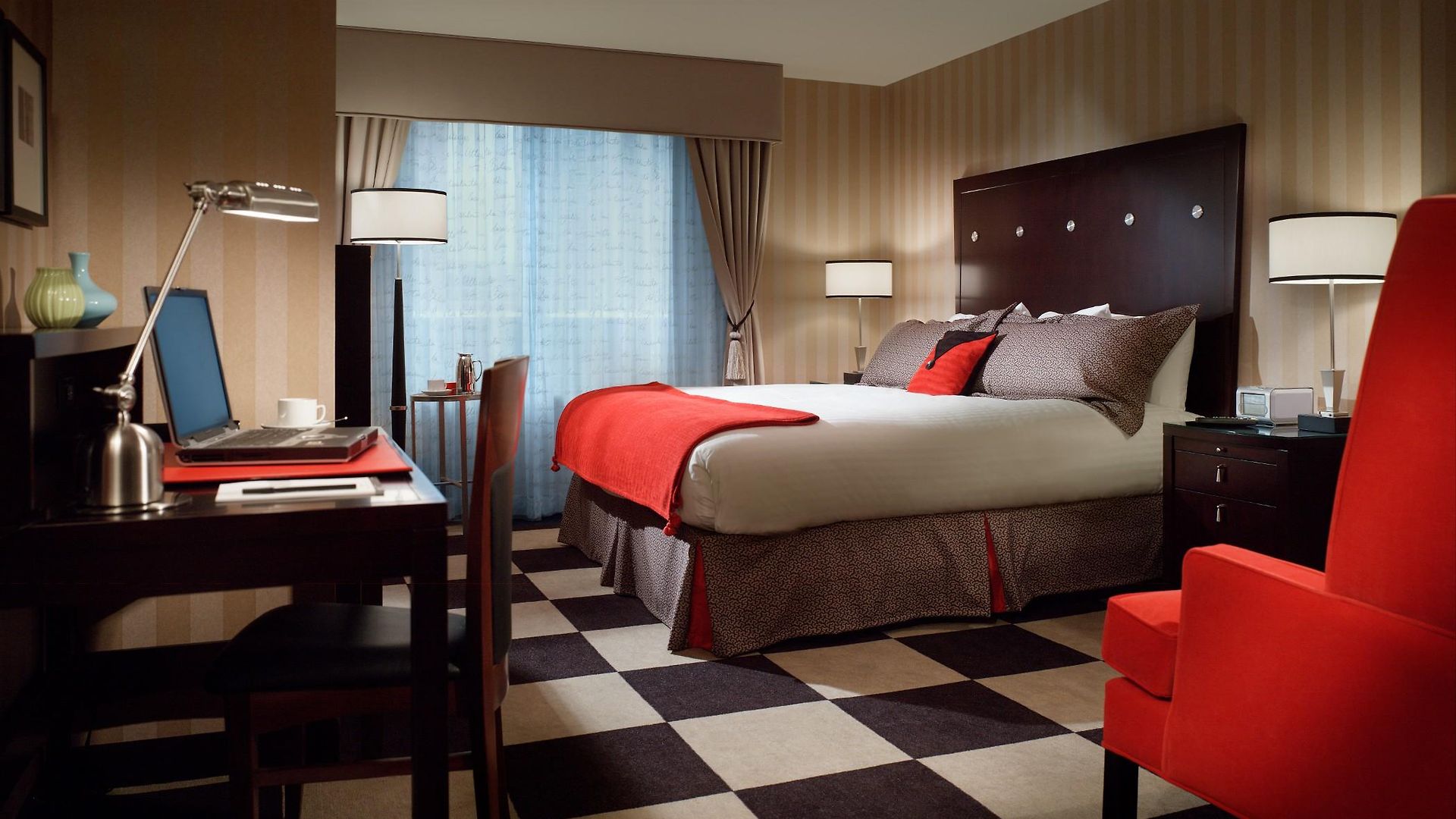 Pennyweight Boston, Curio Collection By Hilton Boston