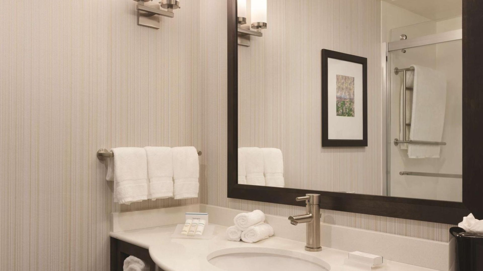 Hilton Garden Logan Airport Hotel 3*
