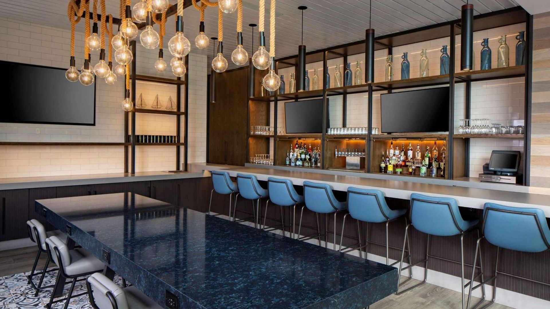 Hyatt Regency Harbor Hotel Boston