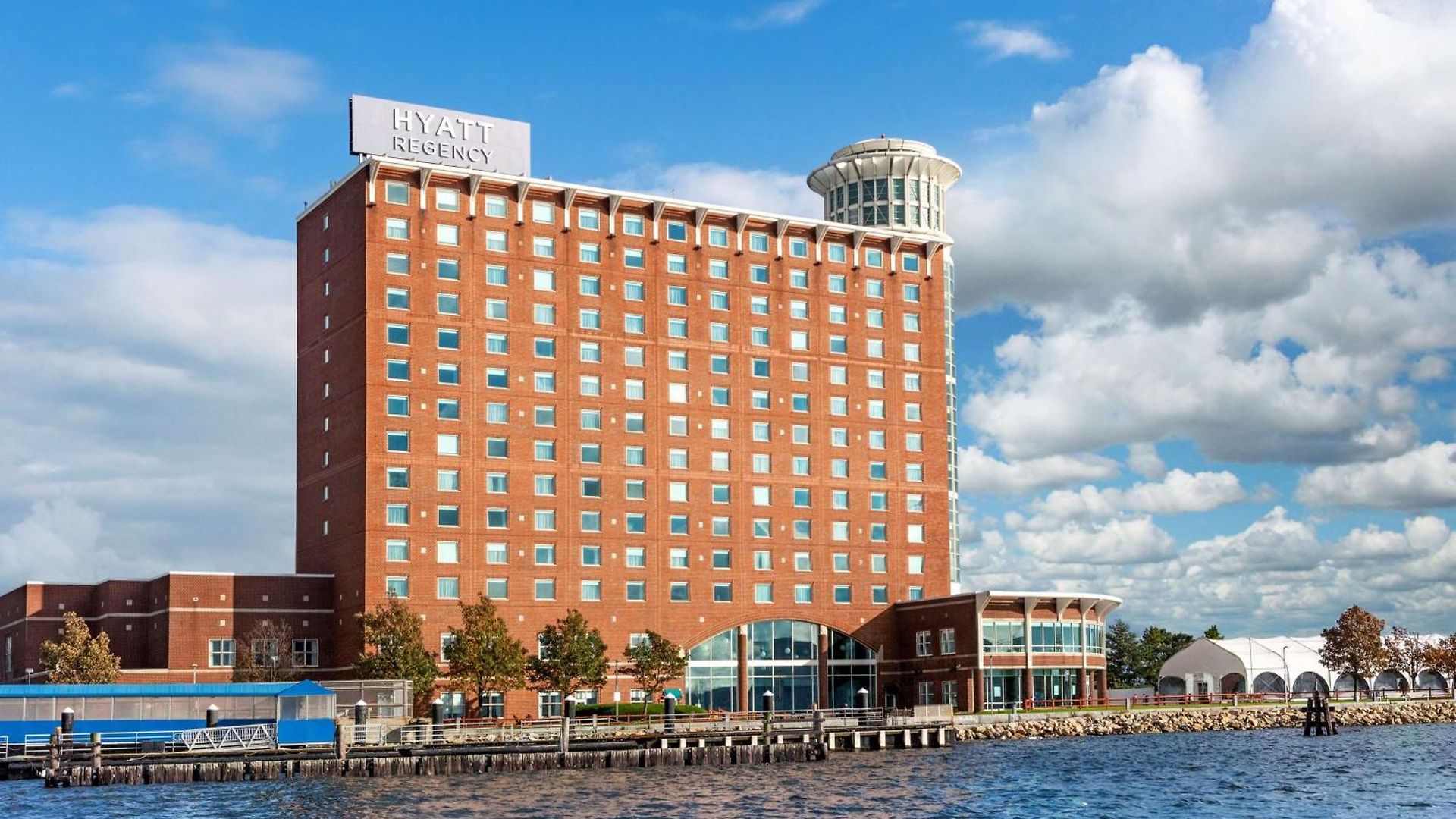 Hyatt Regency Harbor 4*