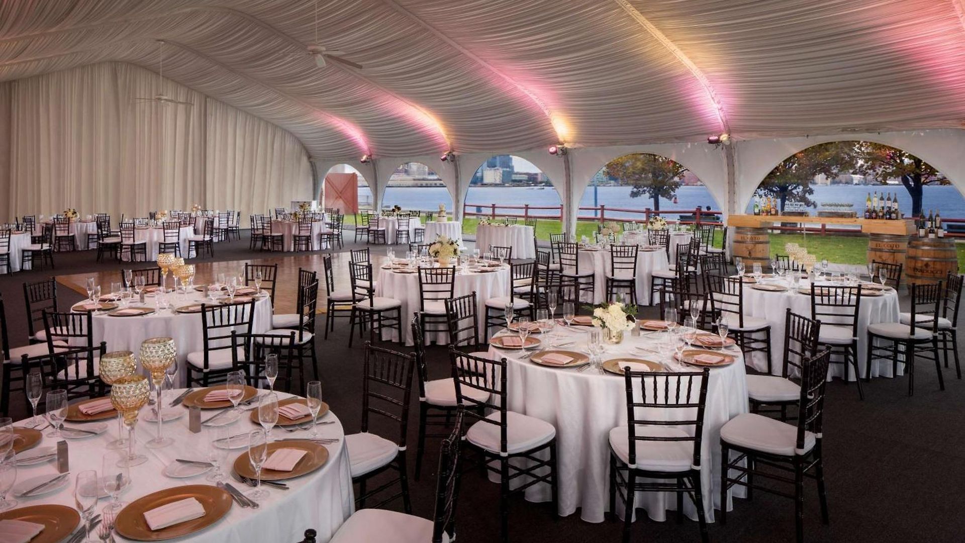 Hyatt Regency Harbor Hotel 4*