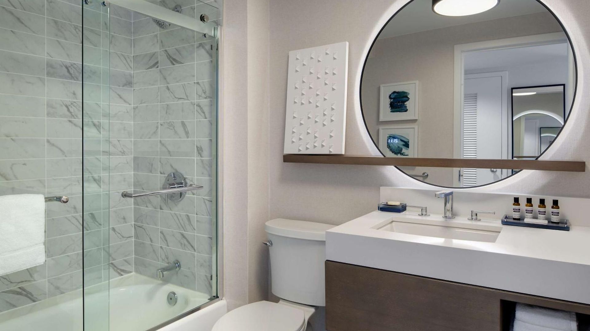 Hyatt Regency Harbor Hotel