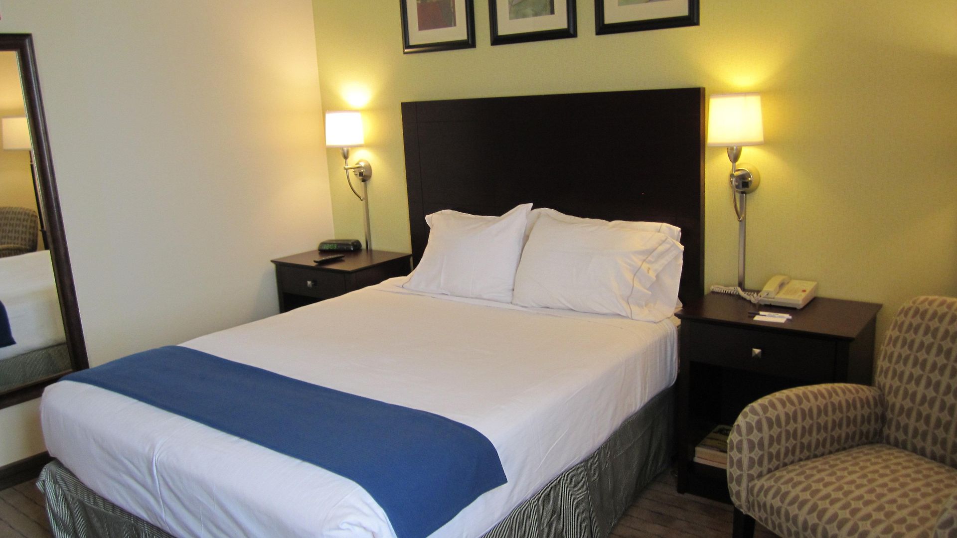 Hotel Express By Ihg Boston