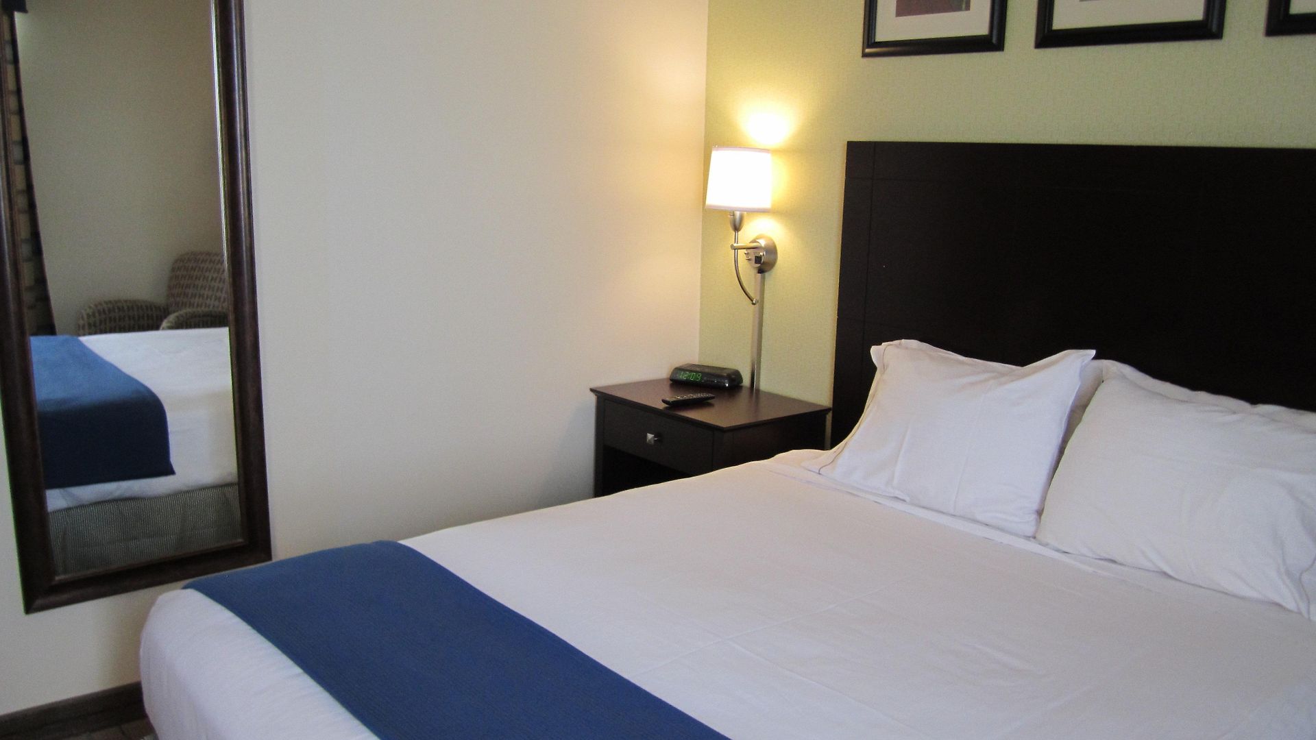 Express By Ihg 3*