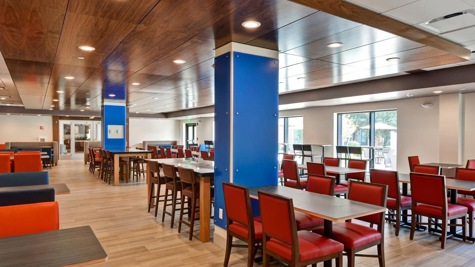 Express By Ihg Hotel Boston