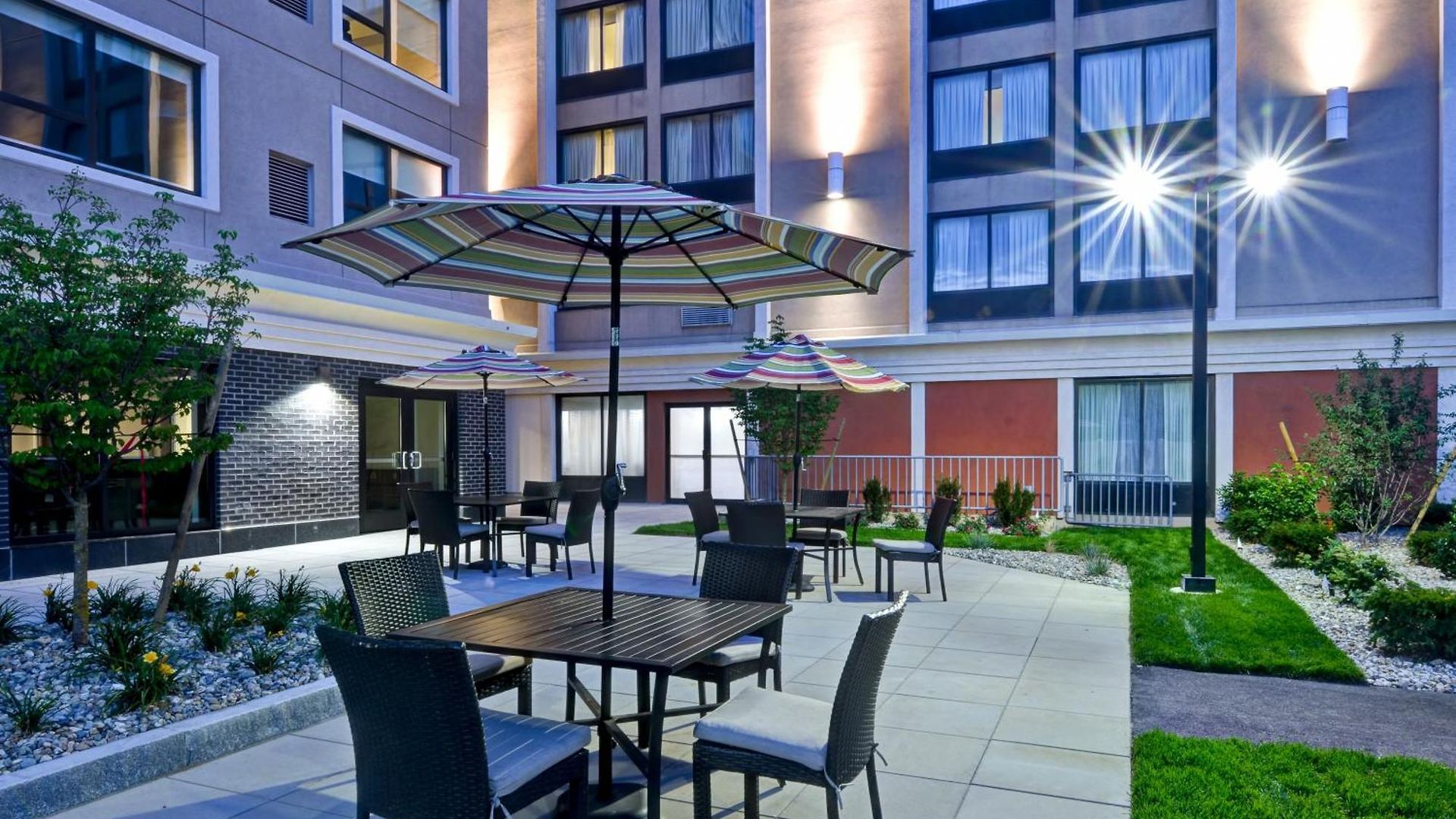 Express By Ihg Hotel