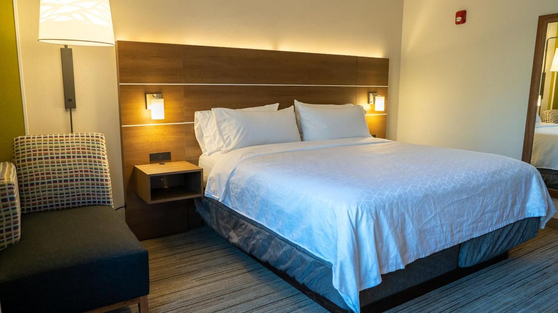 Hotel Express By Ihg Boston