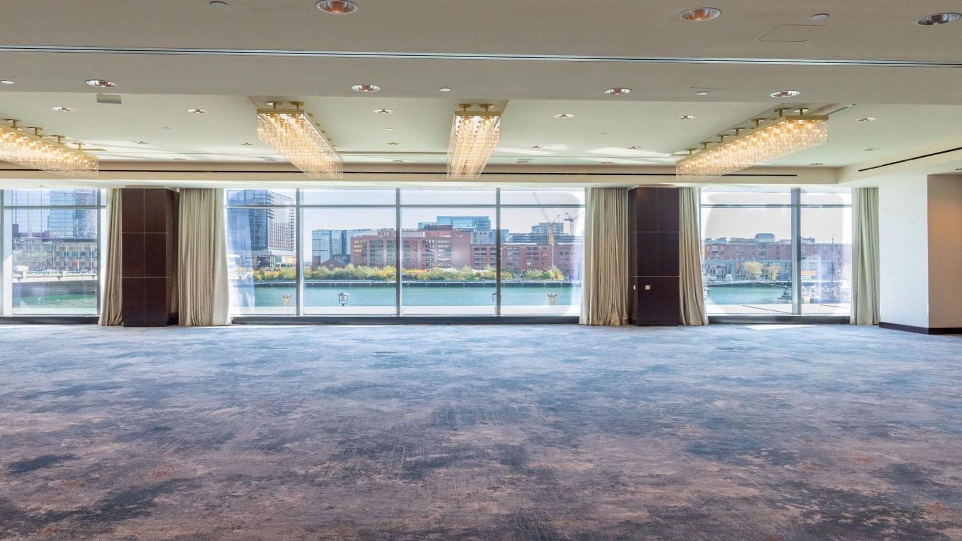 Intercontinental By Ihg Hotel Boston