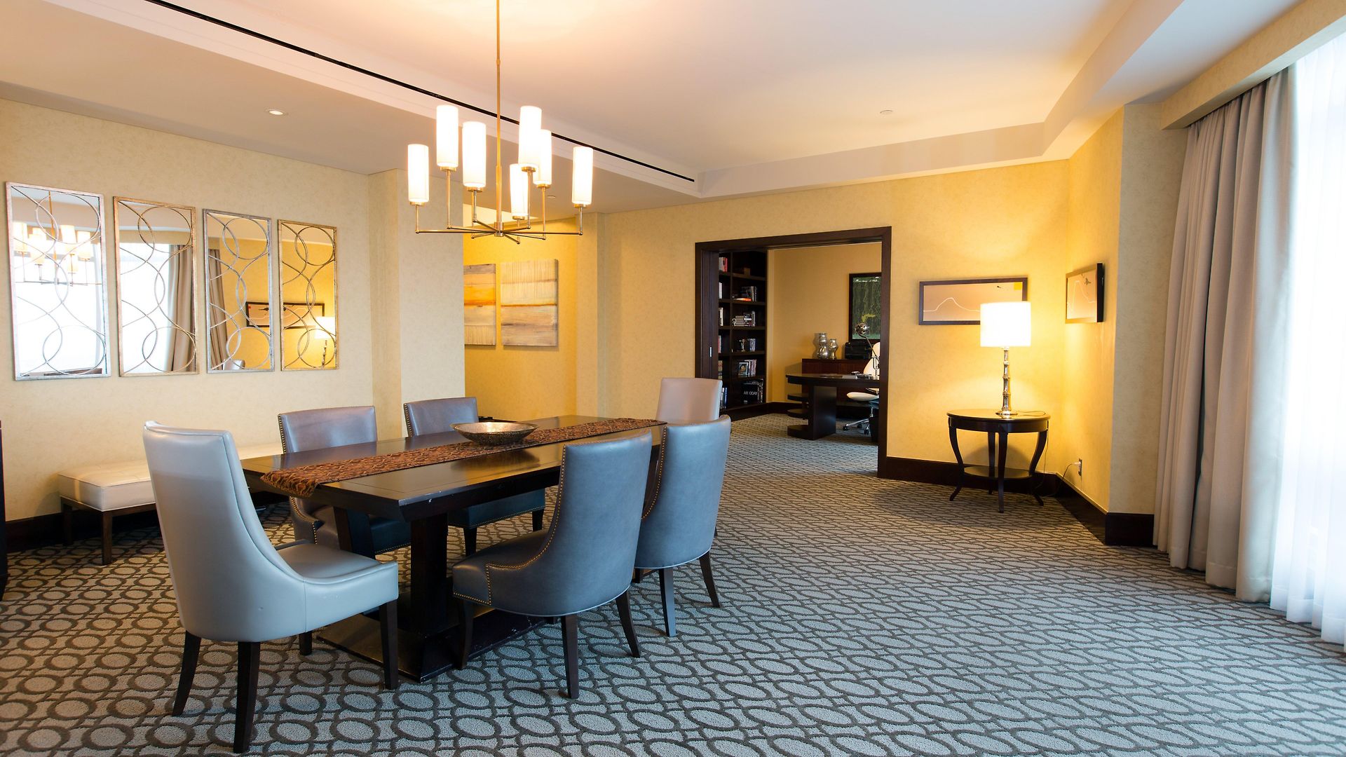 Intercontinental By Ihg Hotel Boston