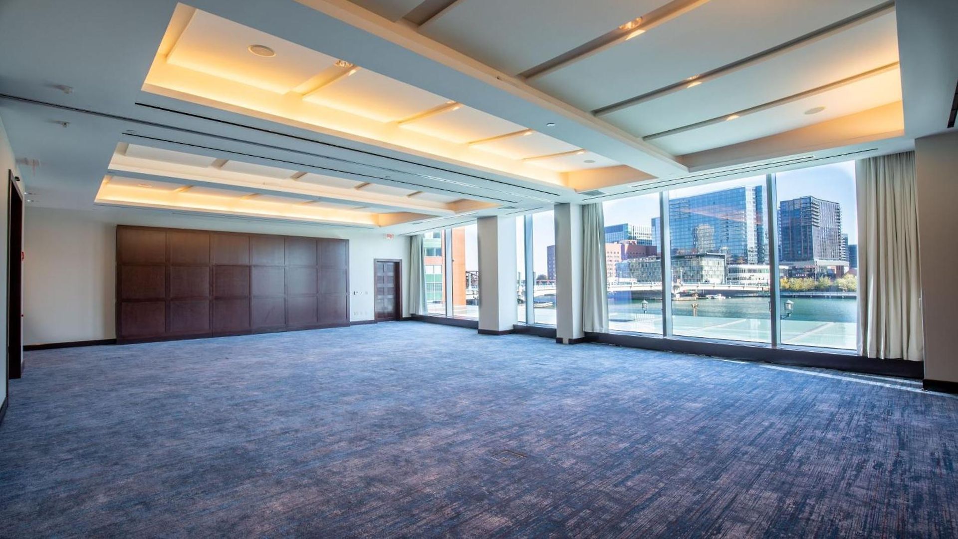 Intercontinental By Ihg 5*