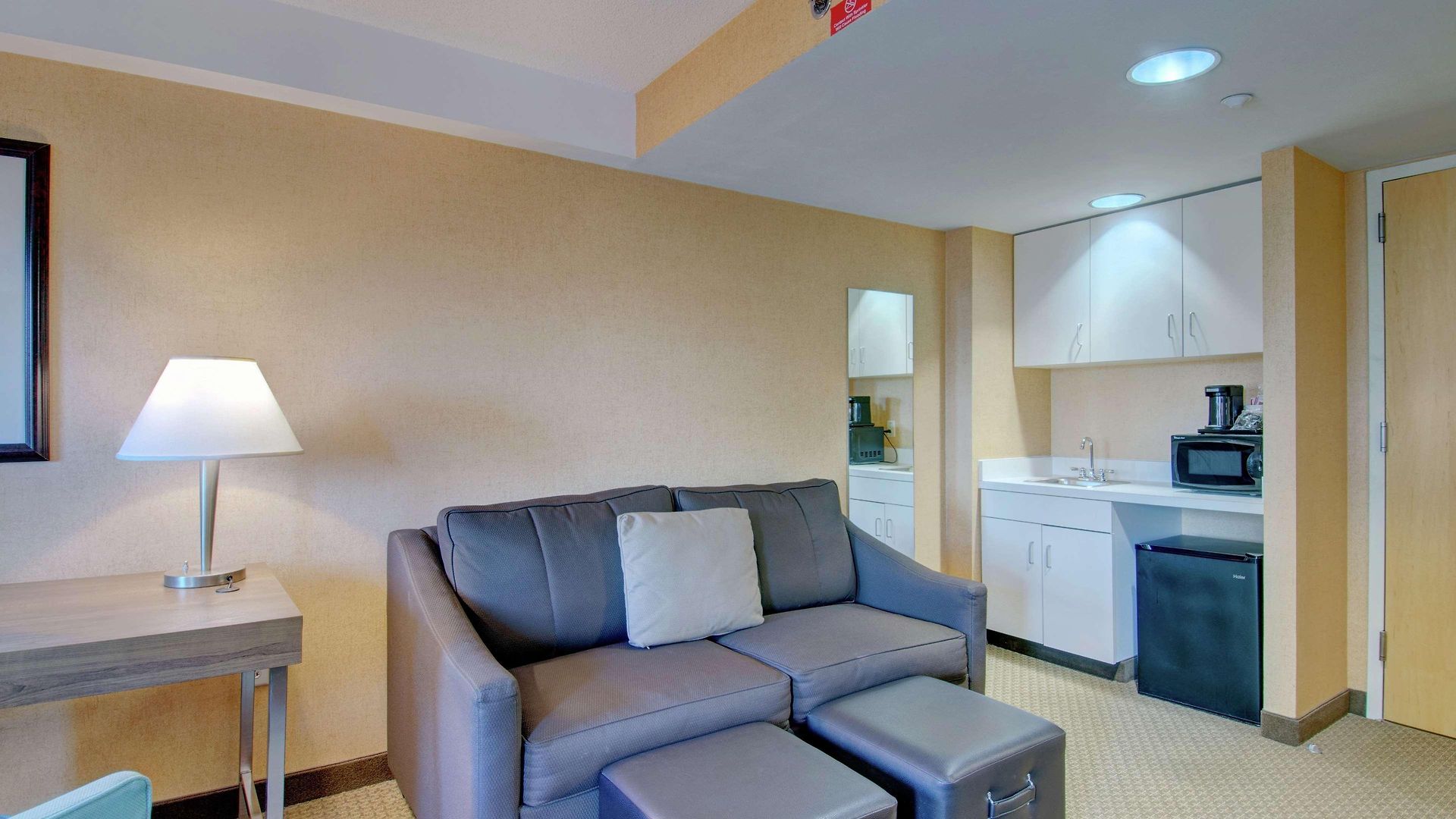Hampton & Crosstown Center Hotel 3*