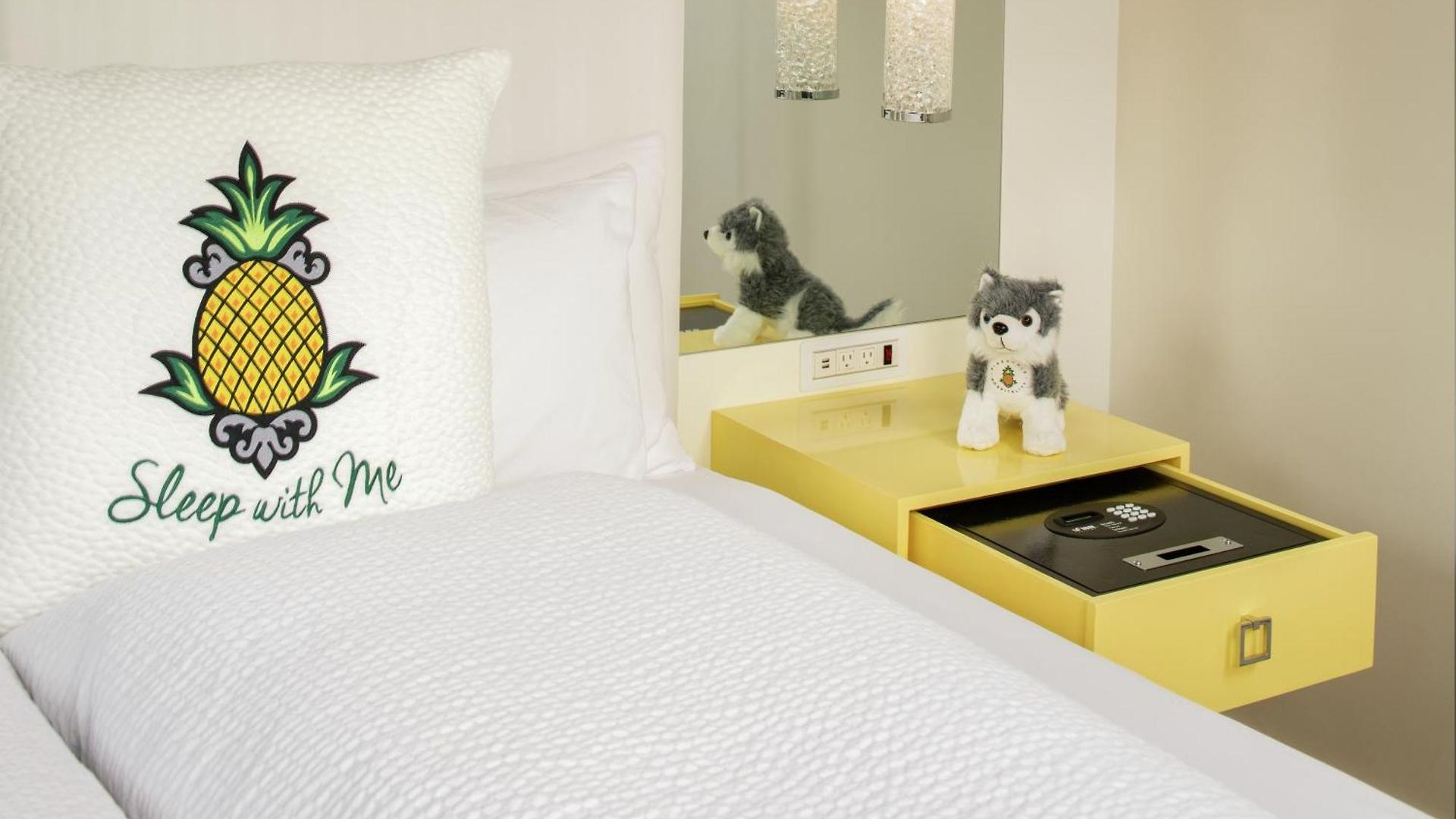 Staypineapple, A Delightful Hotel, South End 4*