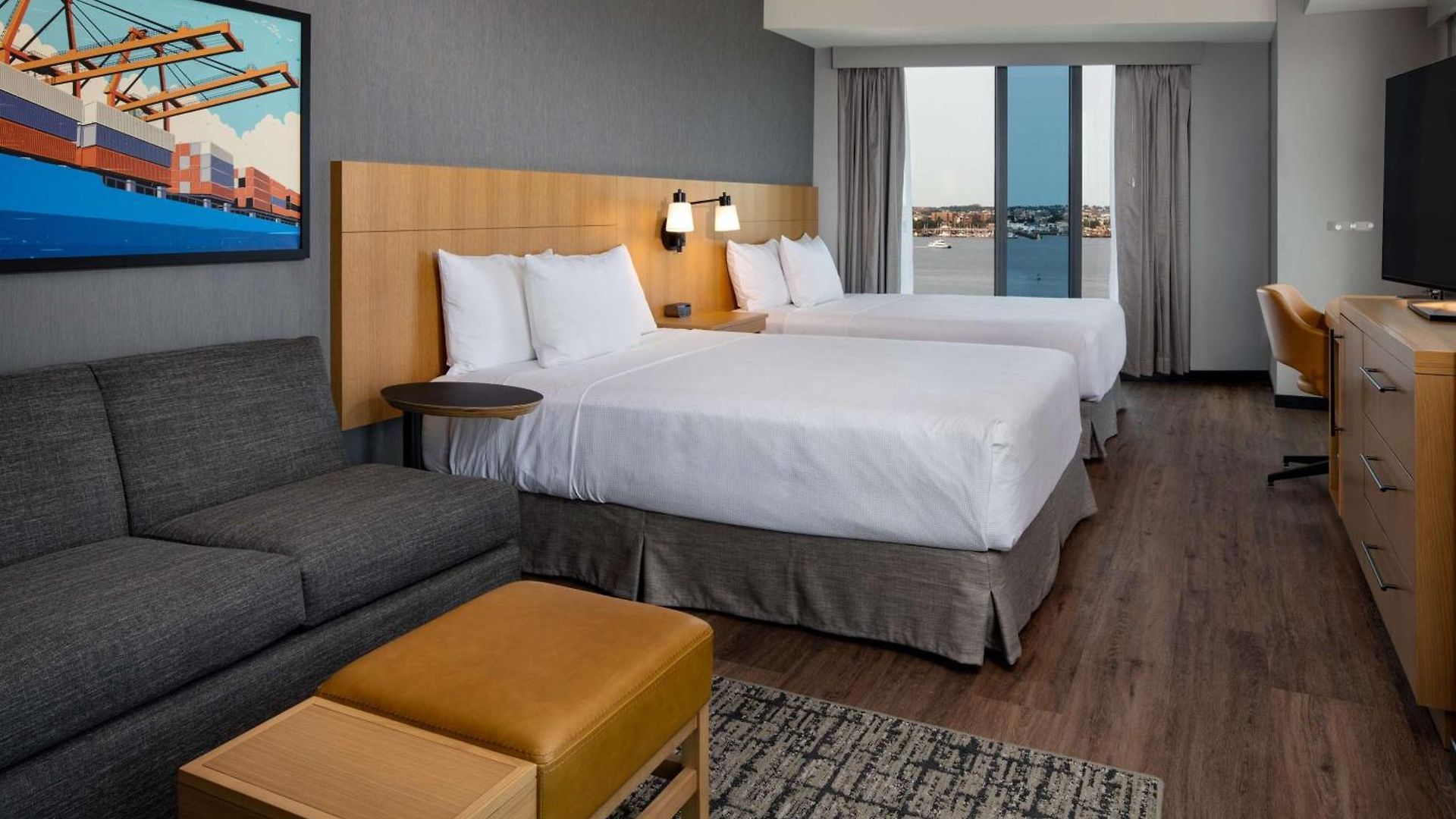 Hyatt Place Boston/seaport District Hotel 3*