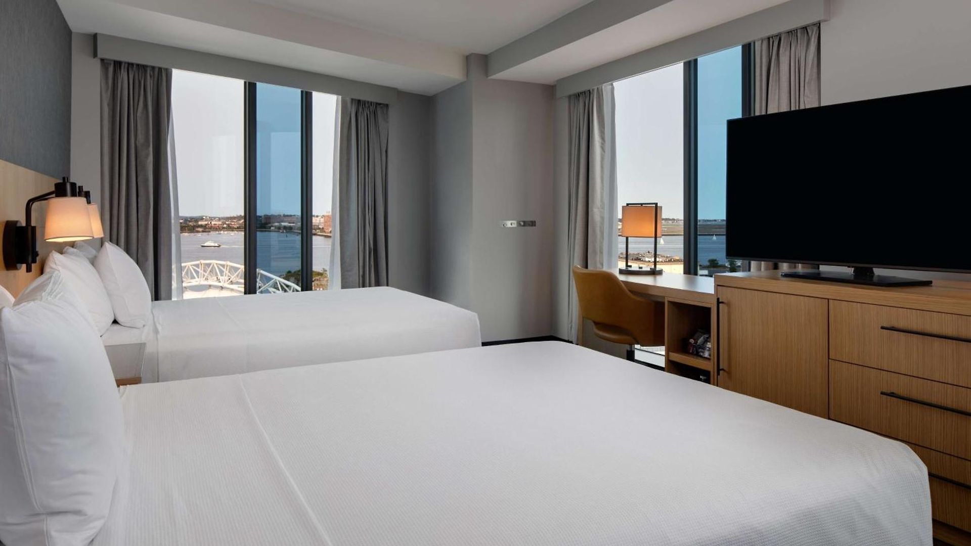 Hyatt Place Boston/seaport District 3* Boston