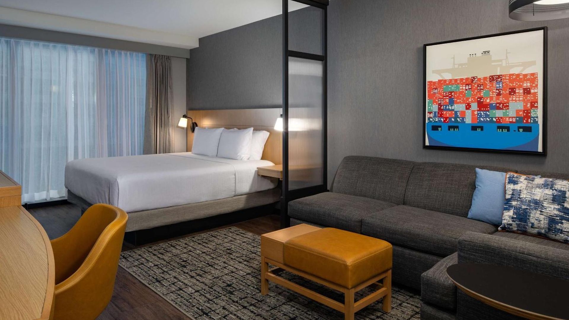 Hyatt Place Boston/seaport District 3* Boston