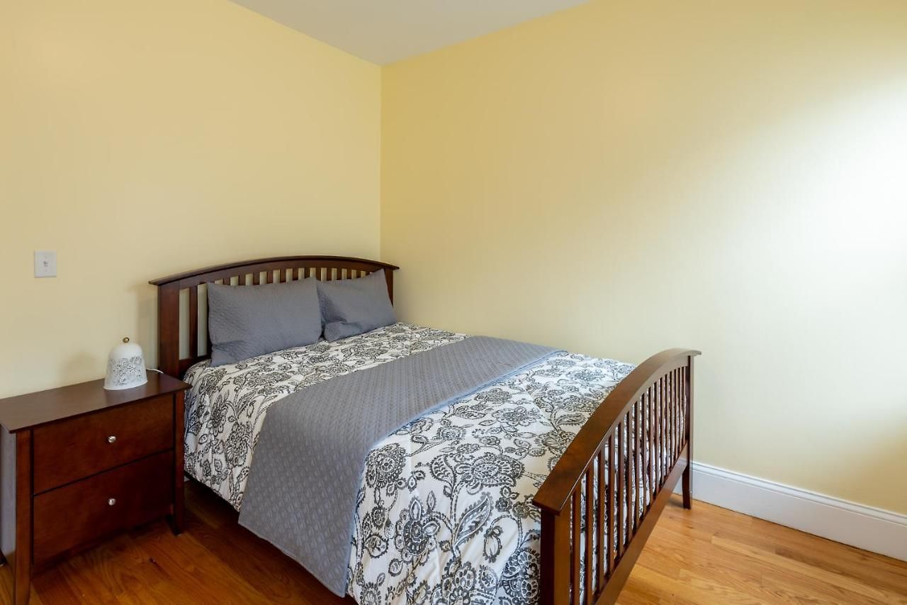 Vibrant 4br - Balcony, Bathtub, Tv Near I-95 & Pet Friendly 903 Apartment