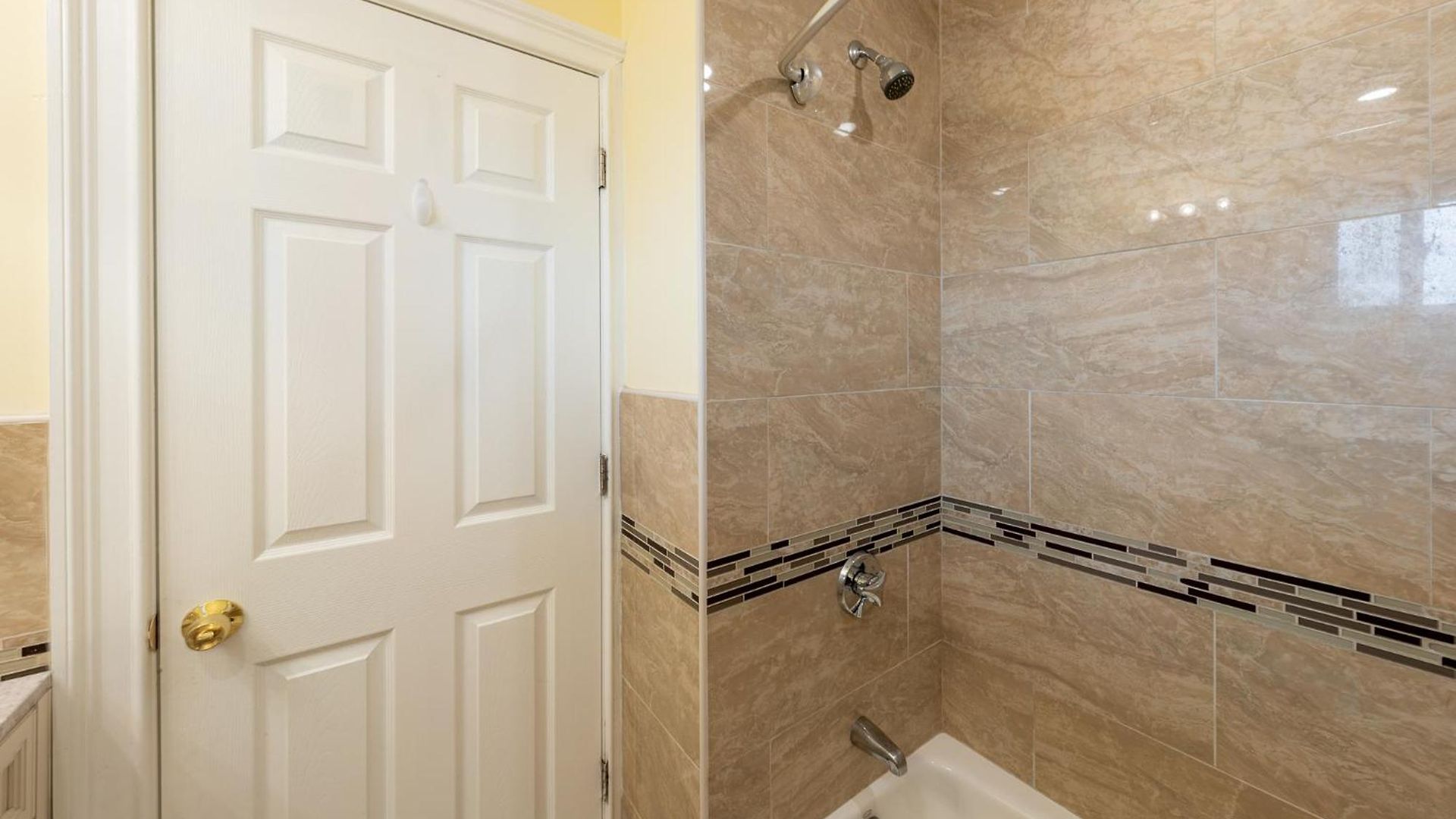 Vibrant 4br - Balcony, Bathtub, Tv Near I-95 & Pet Friendly 903 * Boston