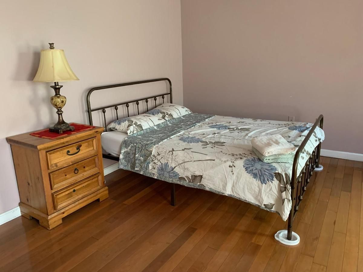 Beautiful Victorian House, Homestay Boston