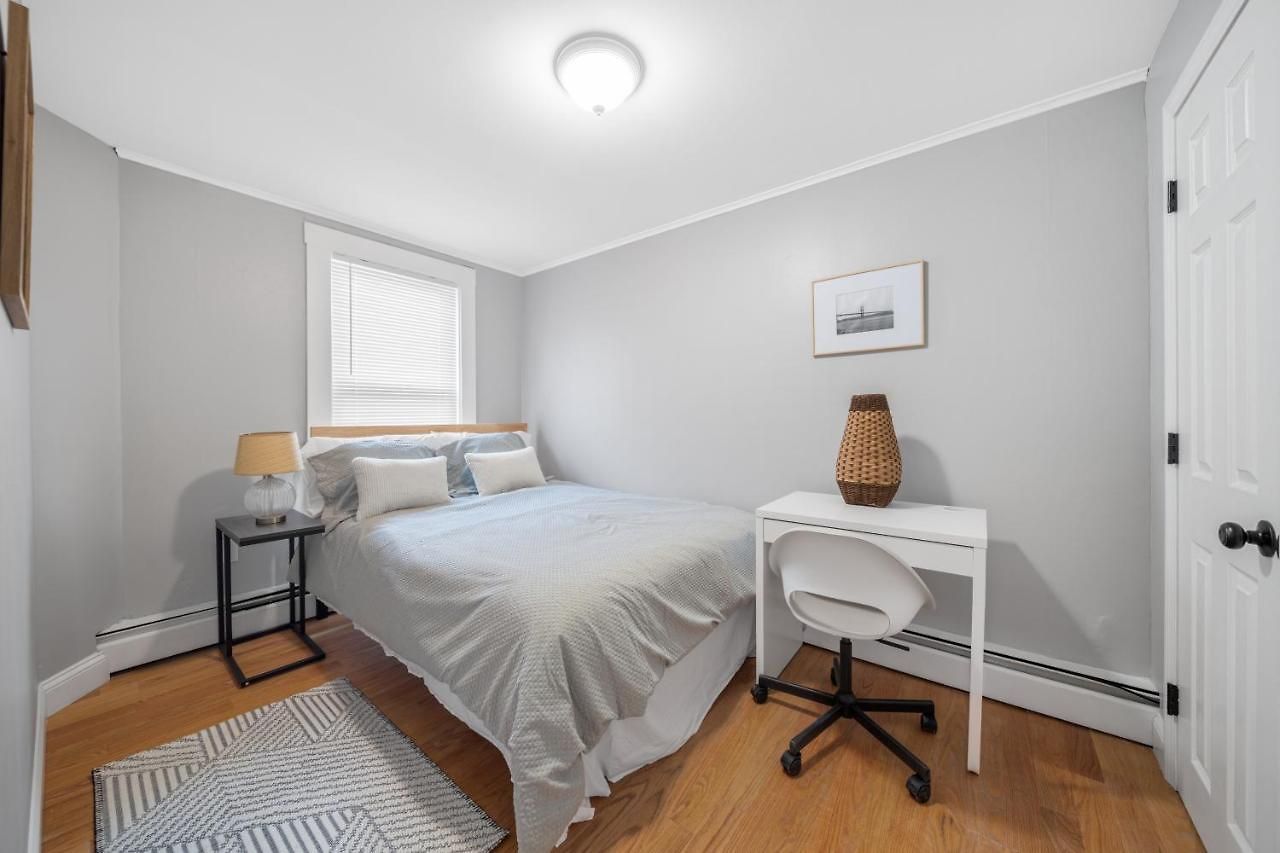 Easy Commute South 4br 1bh * Boston