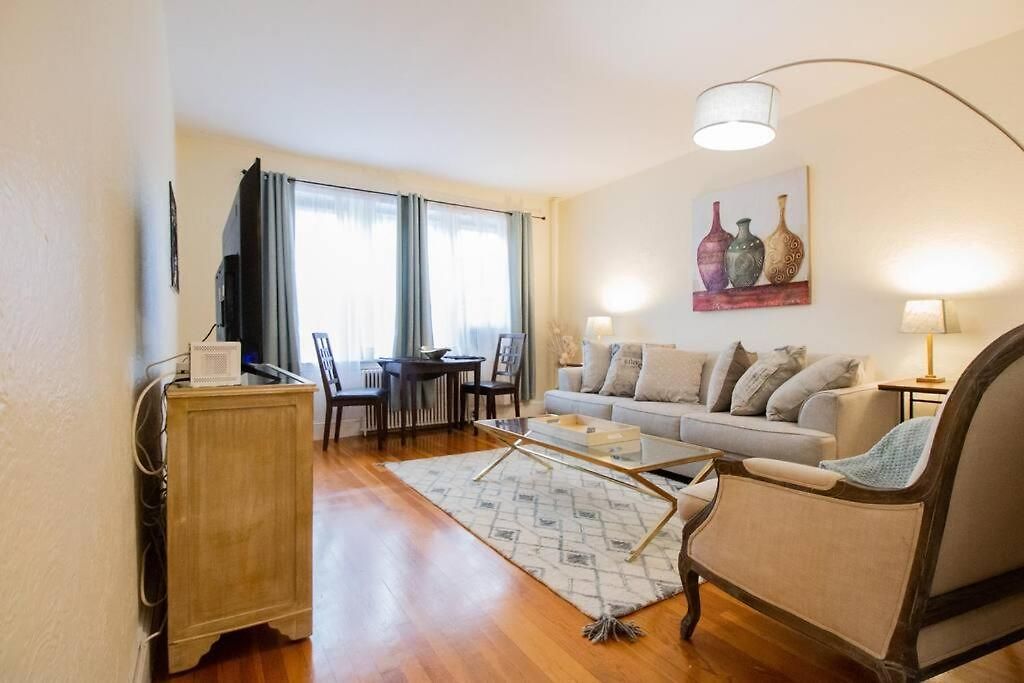 Sunny & Bright 1Br, Longwood Medical Hospitals * Boston