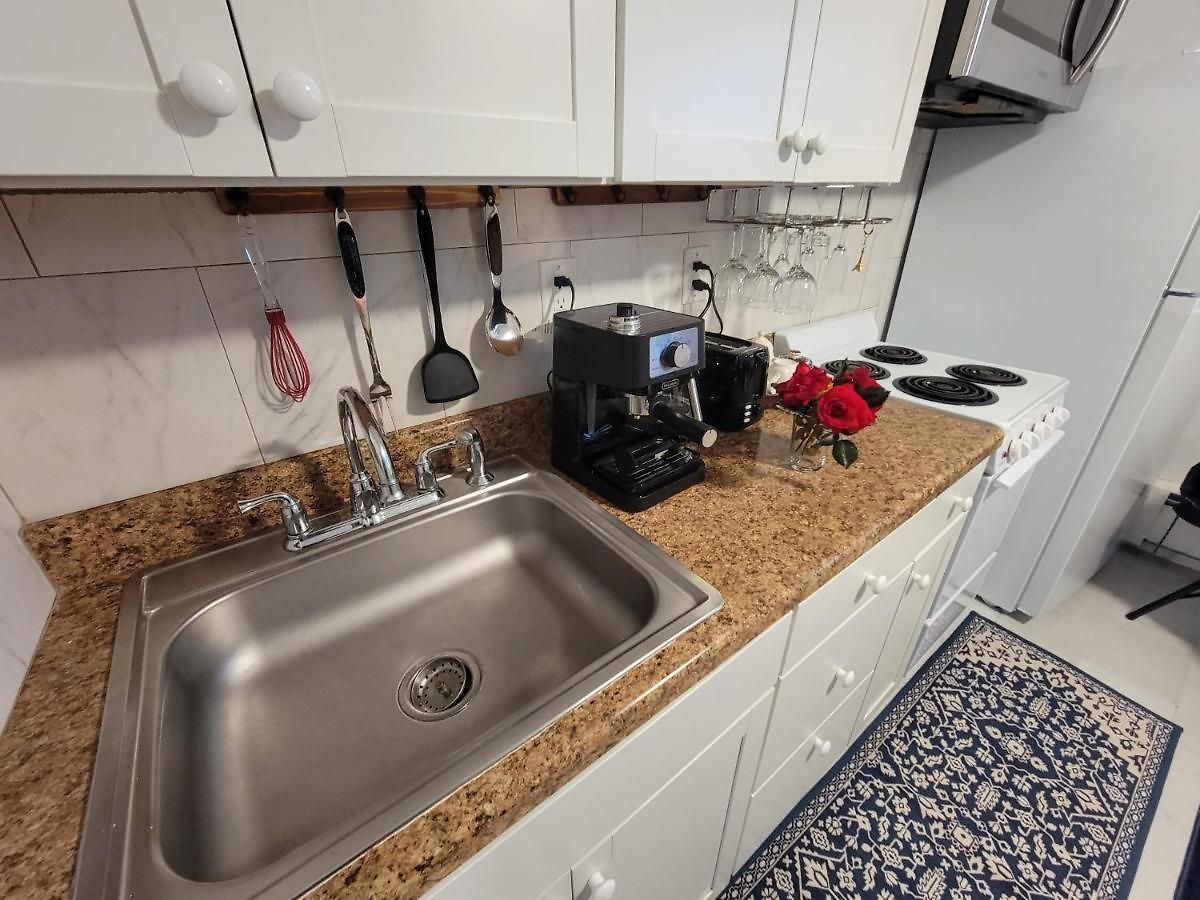 Comfy And Chic Apartment! Free Parking * Boston