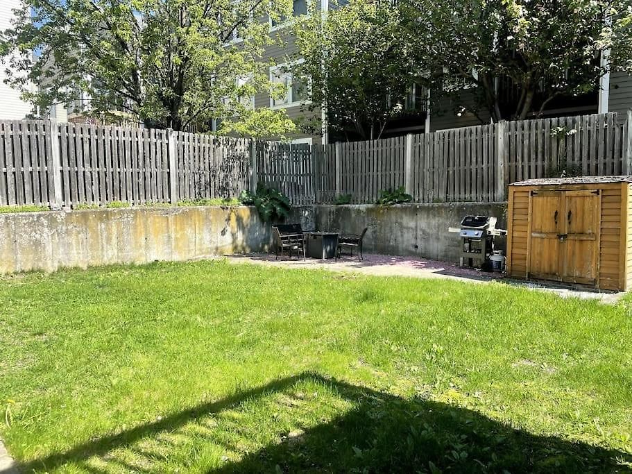 Lovely Two Bedroom In South Apartment *