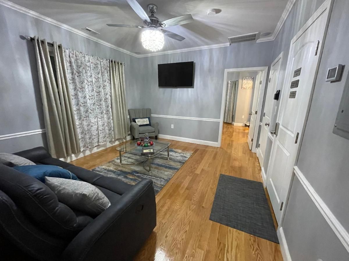 Guest house Brand New Luxury Near Downtown *