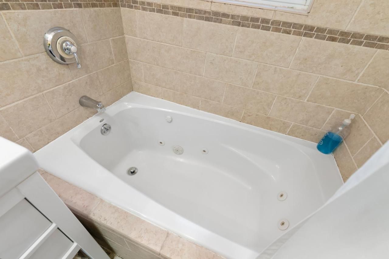 Bright & Spacious 3br, Mins From Downtown, Easy To Gillette, Parking * Boston