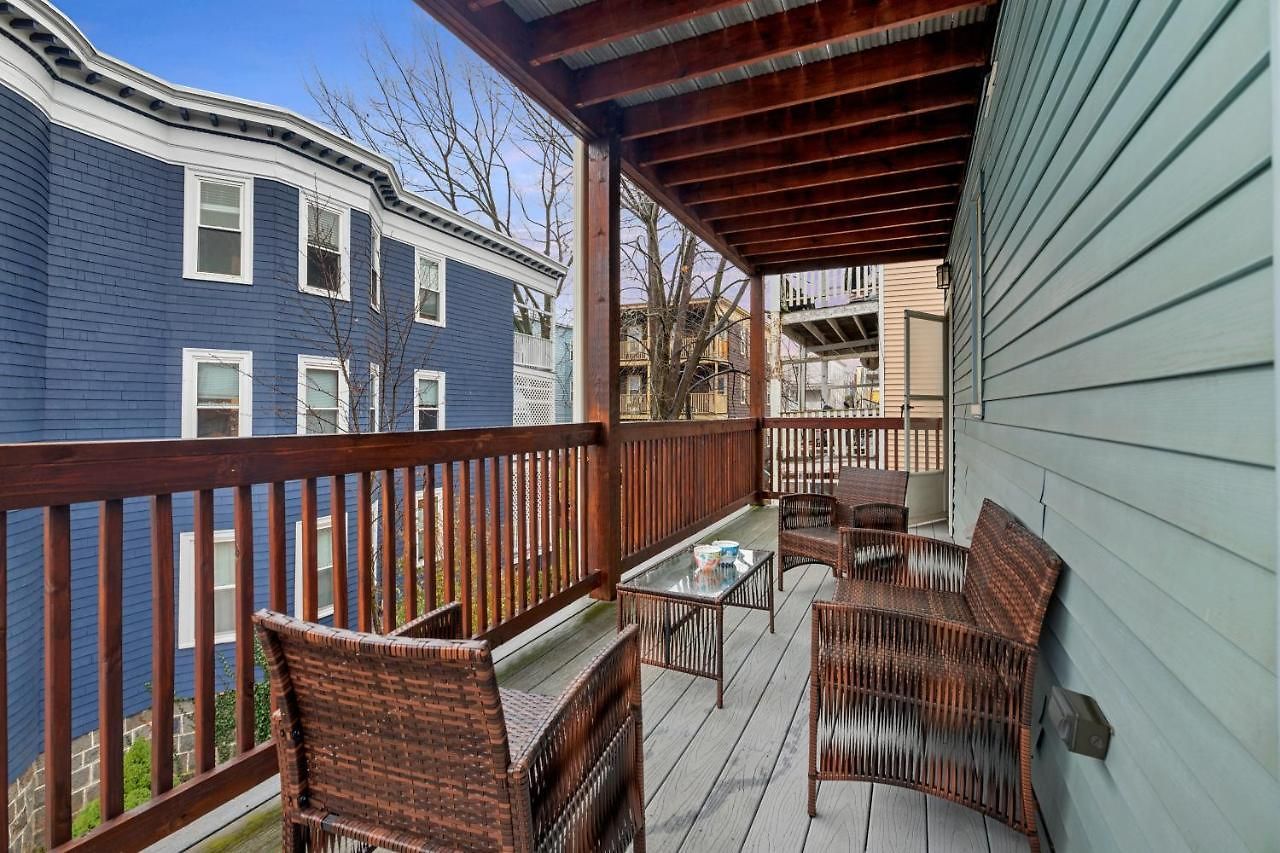 Bright & Spacious 3br, Mins From Downtown, Easy To Gillette, Parking