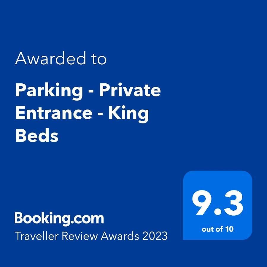 Parking - Private Entrance - King Beds Apartment *