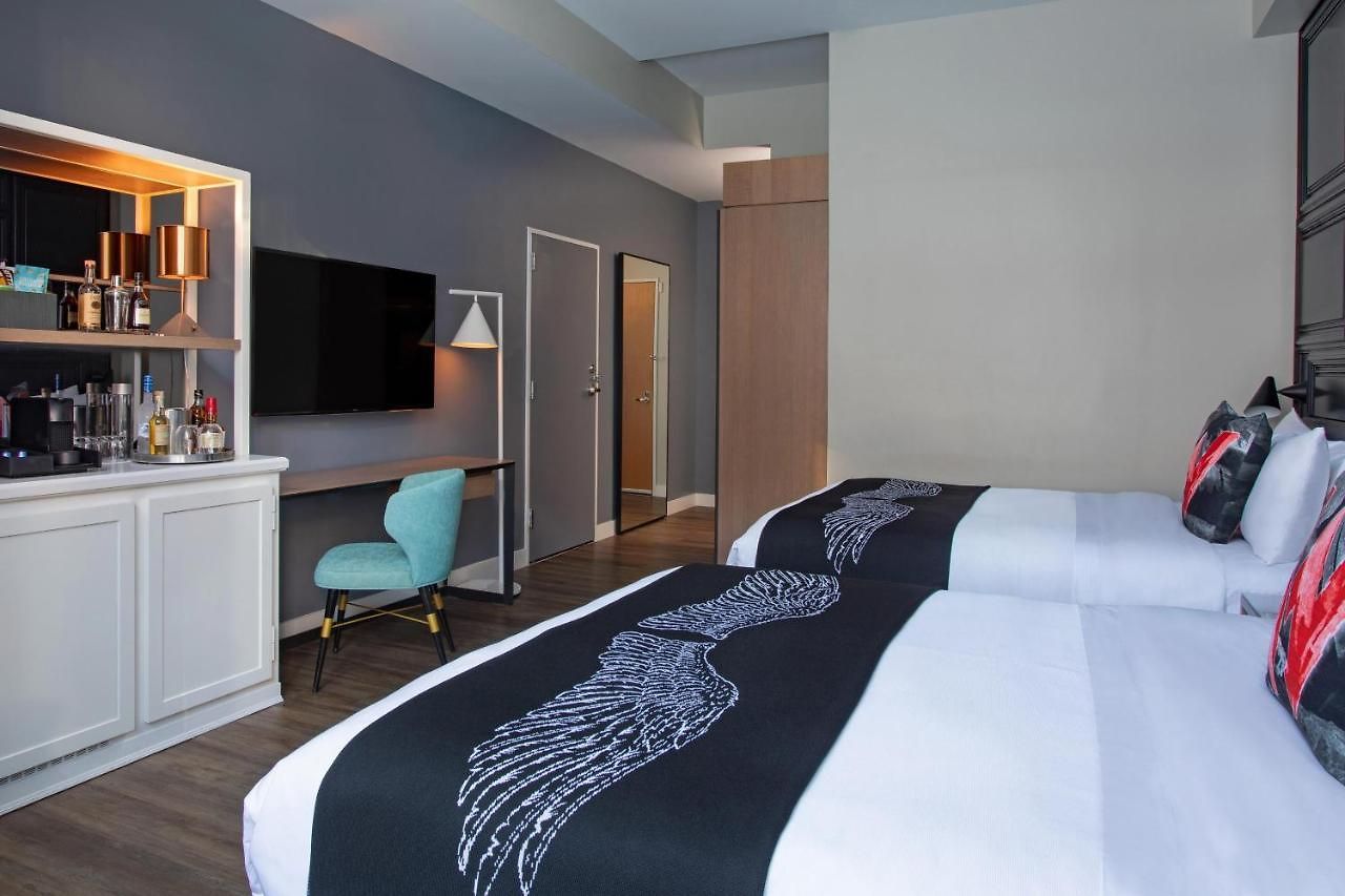 W Hotel 4*