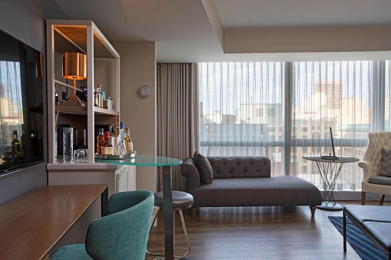 W 4* Boston