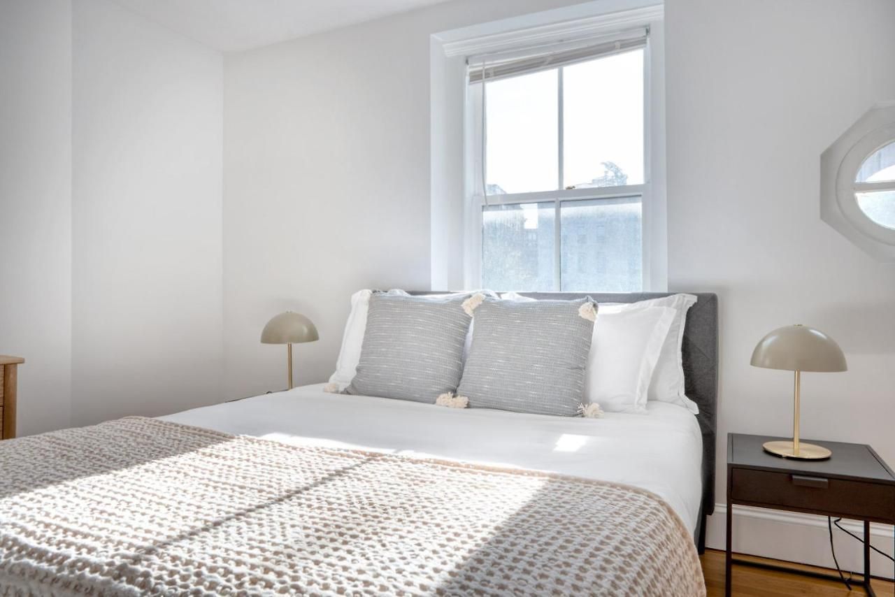 Beacon Hill 2br W Wd Nr Common Bos-828 * Boston
