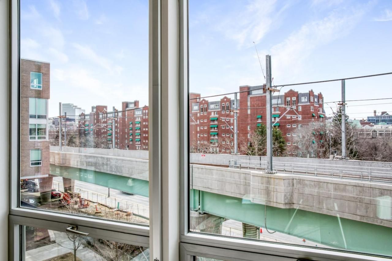 E Cambridge 2br W Gym Wd Nr Lechmere T Bos-636 Boston
