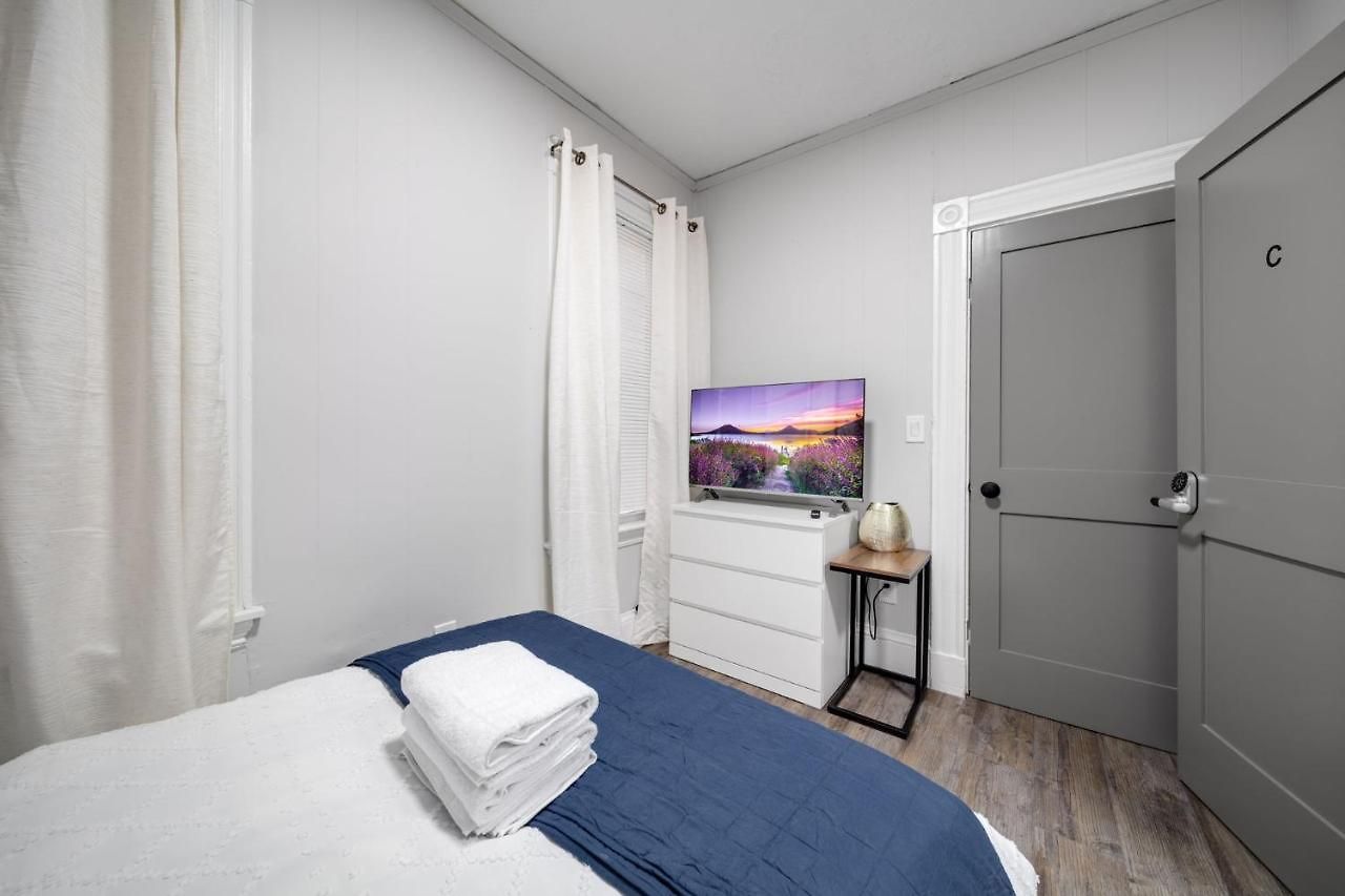 4br 1bh In South Near Old Harbor Private *