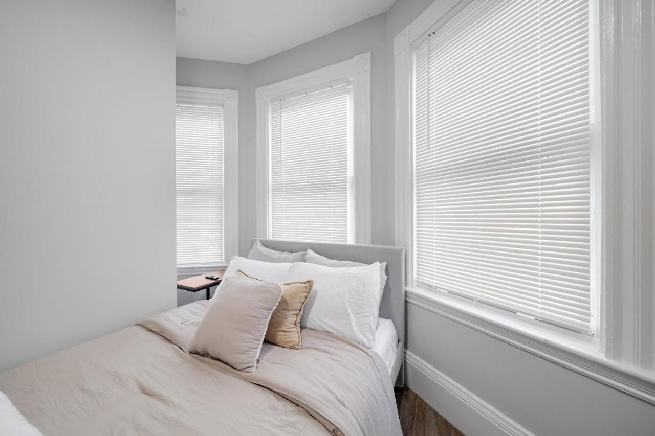 4br 1bh In South Near Old Harbor Private *