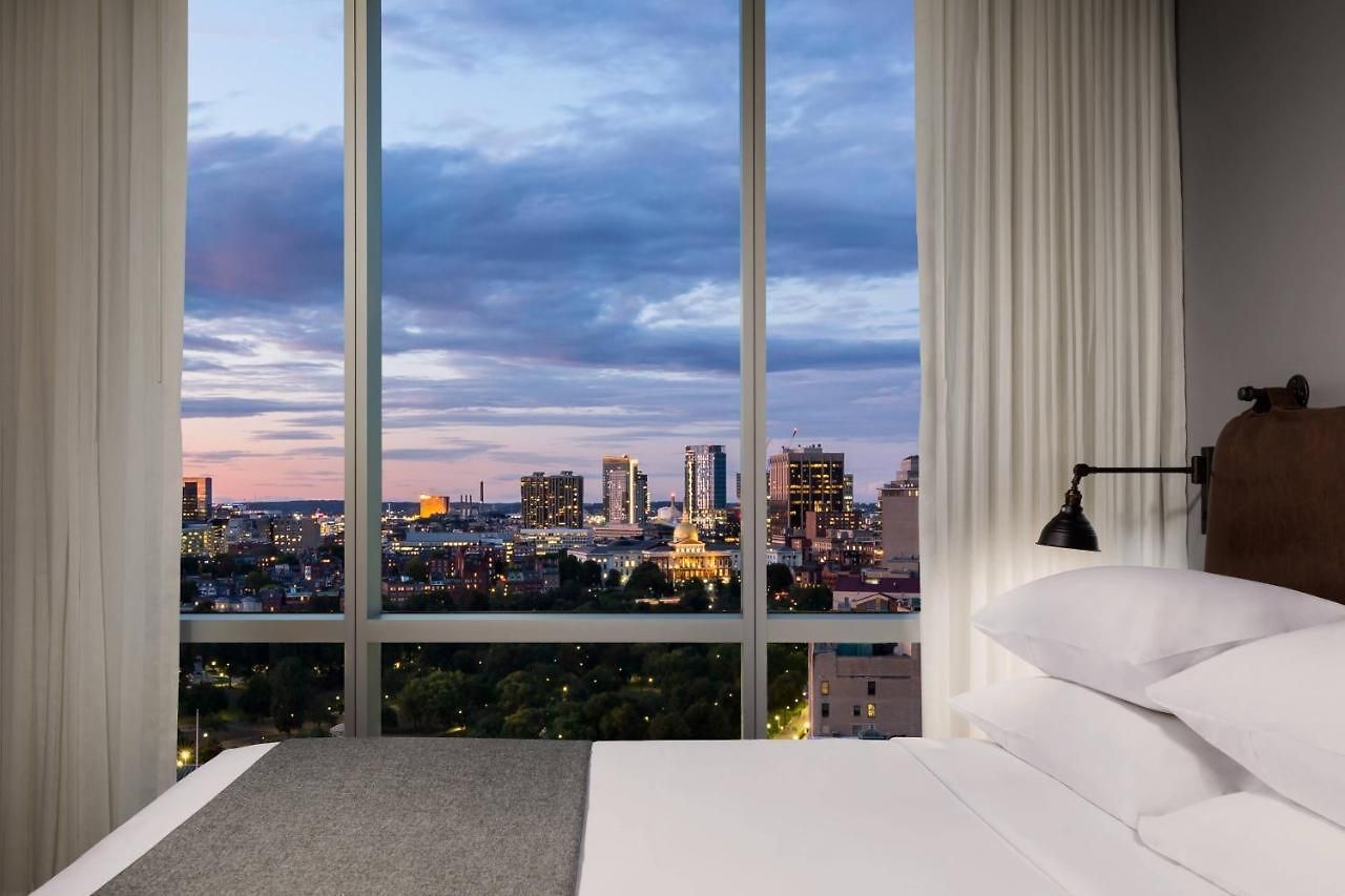 Moxy Downtown Boston