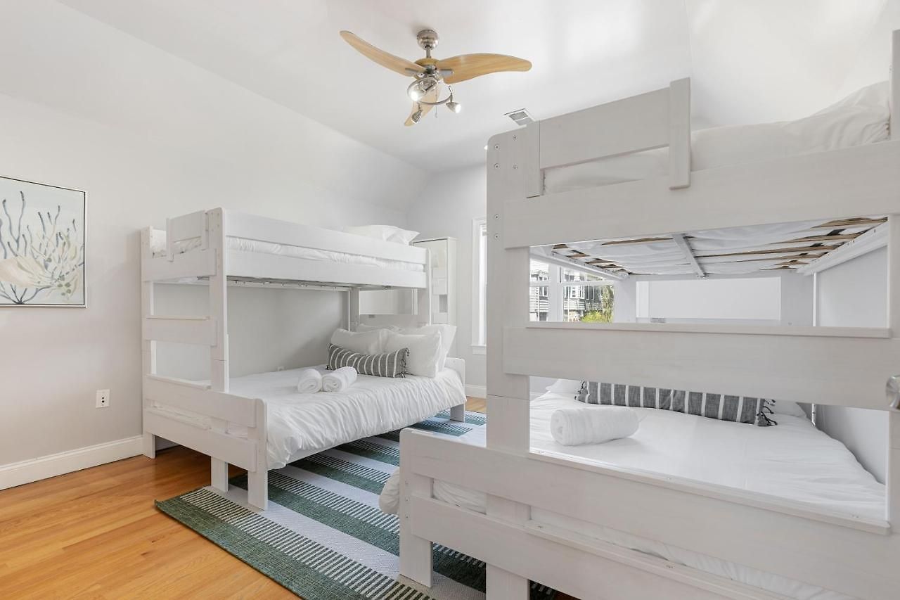 Apartment Amazing Family-friendly And Group-friendly #thebackdorch