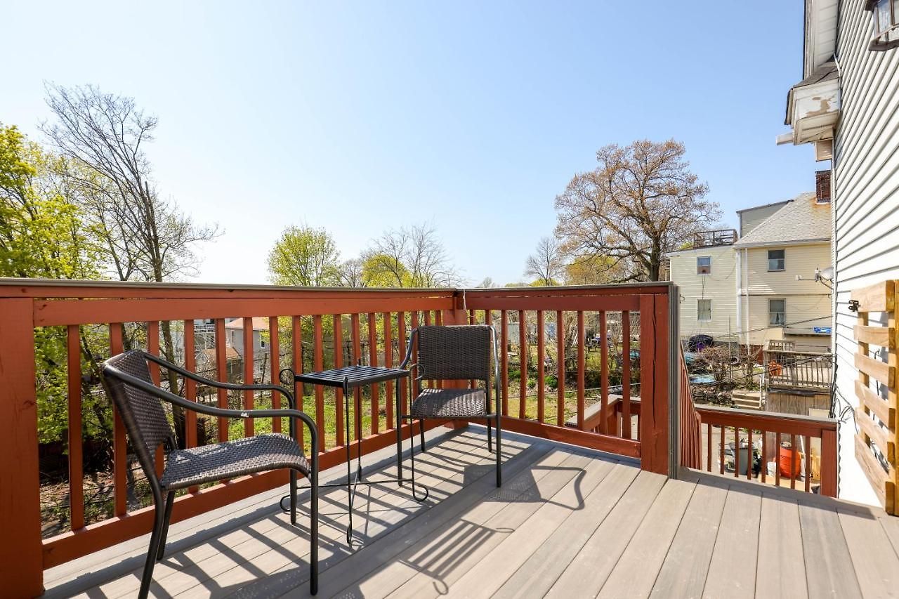 Amazing Family-friendly And Group-friendly #thebackdorch Apartment